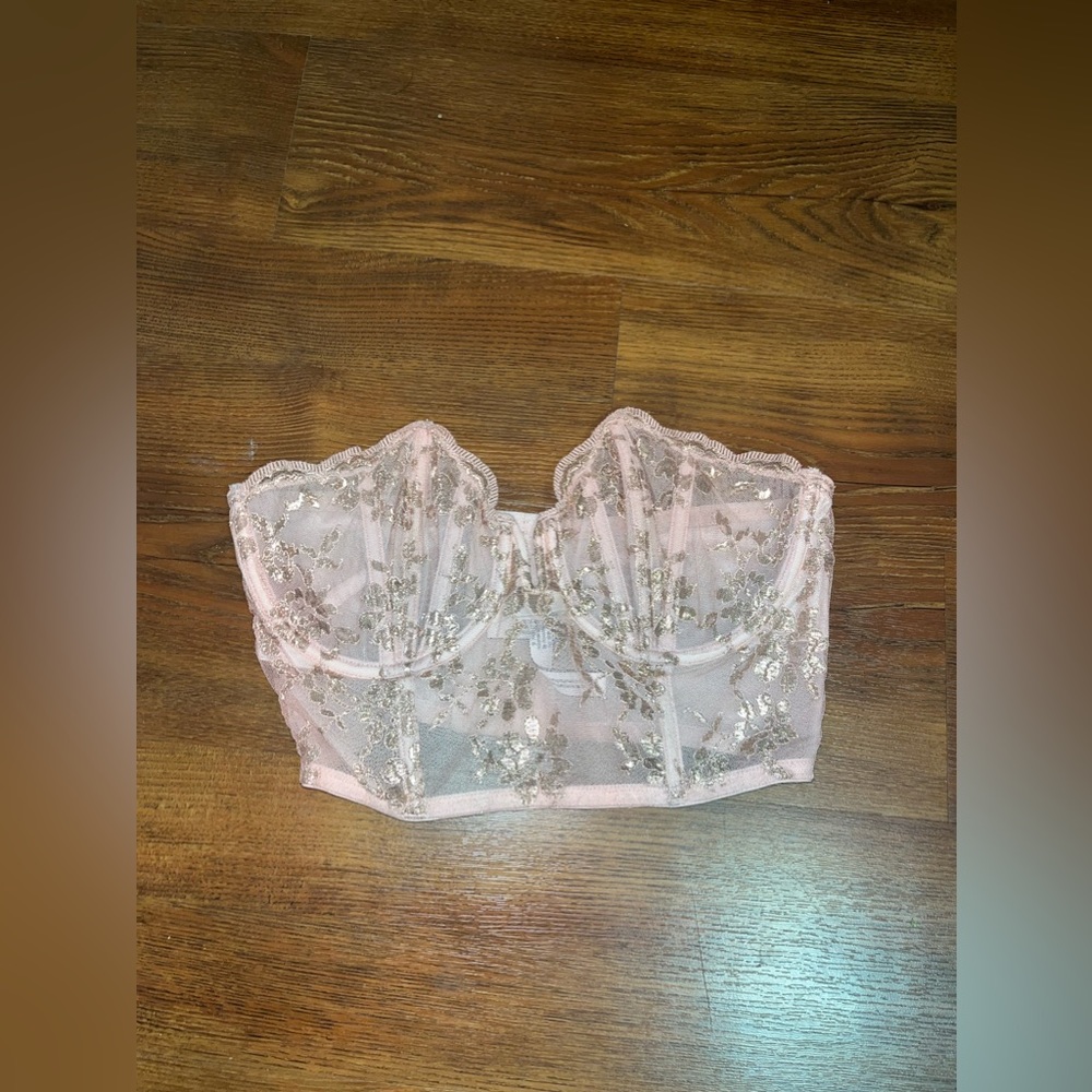 Cropped strapless 36c cupped corset light pink